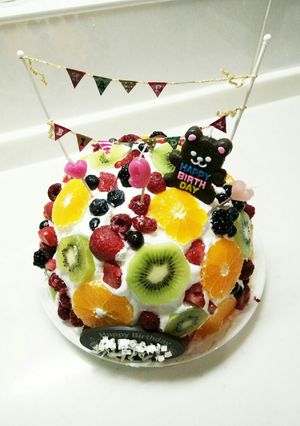 お誕生日ケーキ❤フルーツ水玉ケーキ-レシピのメイン写真