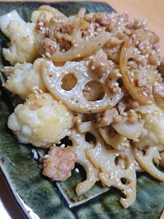 カリフラ蓮根の冬のホワイティ炒め-レシピのメイン写真
