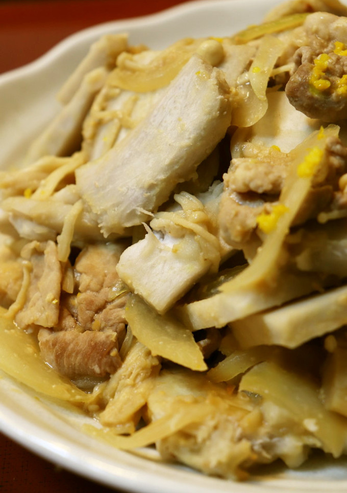 京芋エノキタケ豚こま肉玉ねぎのみそ炒め-レシピのメイン写真