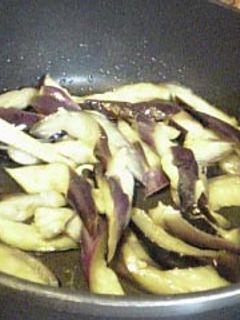 茄子の油炒め、、、の油を最小限。ヘルシー-レシピのメイン写真
