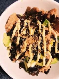きくらげ・豚肉・アボカドの照り焼き丼-レシピのメイン写真