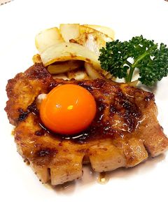 豚のニンニク生姜焼き 卵黄添え-レシピのメイン写真