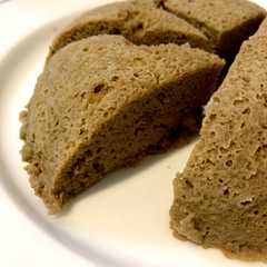 A picture of 糖質オフ くるみ入ほうじ茶おから蒸しパン.