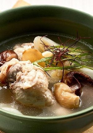 鶏手羽元の参鶏湯風スープ-レシピのメイン写真
