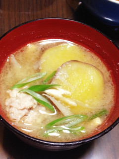 ほっこりする味♡さつま芋と鶏団子の味噌汁-レシピのメイン写真