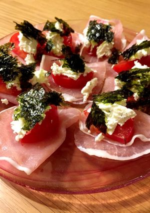 生ハムおつまみ 韓国海苔トマトチーズのせ-レシピのメイン写真