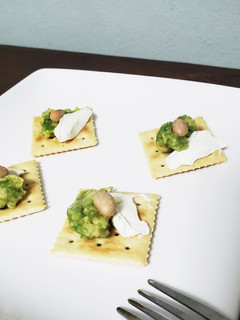 アボカドチーズ大豆クラッカーおつまみ-レシピのメイン写真
