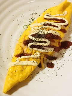 とろけるチーズを巻きこんだオムレツ-レシピのメイン写真