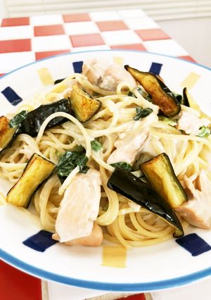 鮭と揚げ茄子の豆乳クリームパスタ-レシピのメイン写真
