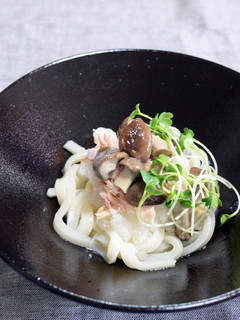 和ピクルスで簡単!サッパリきのこうどん-レシピのメイン写真