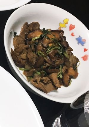椎茸嫌いも食べれる！椎茸と牛肉炒め-レシピのメイン写真