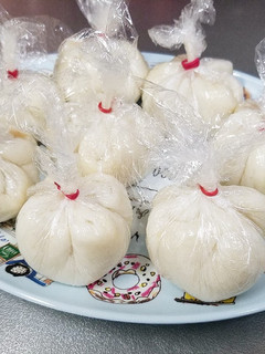 食パンと餃子のタネでミニ肉まん-レシピのメイン写真