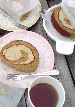 モカロール(コーヒー風味ロールケーキ)-レシピのメイン写真