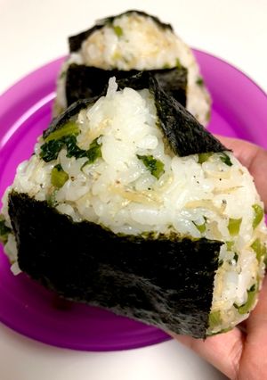 大根葉とおじゃこのおにぎり-レシピのメイン写真