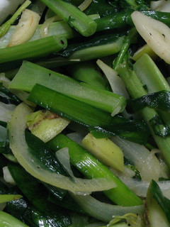 大根の葉とにらの野菜炒め-レシピのメイン写真