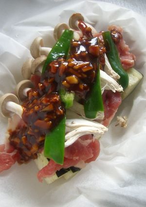 クックパーで簡単豚肉とキノコの赤味噌蒸し-レシピのメイン写真