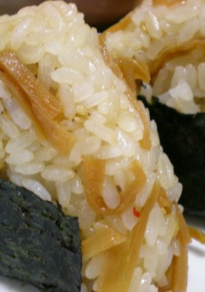 大根の皮のきんぴら☆おにぎり♪-レシピのメイン写真