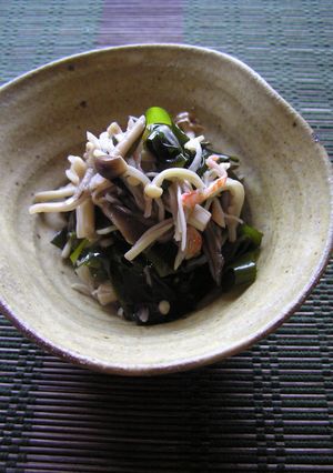 酒蒸しきのこがポイントのわかめの酢の物-レシピのメイン写真