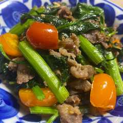 รูปของ ミニセロリと牛肉の炒め物