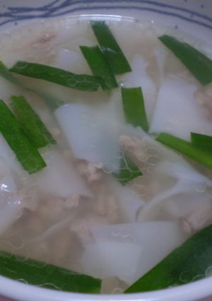 余った餃子の皮で♪ワンタン風スープ-レシピのメイン写真