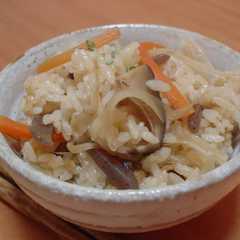 รูปของ 味付けしっかり☆炊き込みご飯