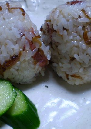 イカナゴのくぎにと梅干のおにぎり-レシピのメイン写真