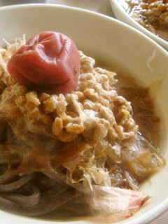 あったか〜い梅納豆蕎麦-レシピのメイン写真