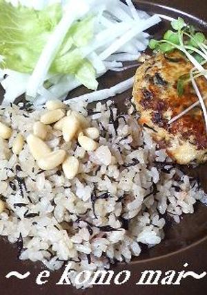 ひじきと梅の混ぜご飯-レシピのメイン写真