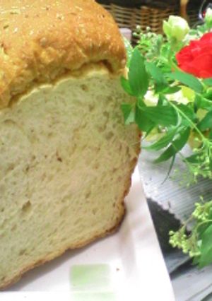 米粉でもっちり♡ はちみつとごまの食パン-レシピのメイン写真