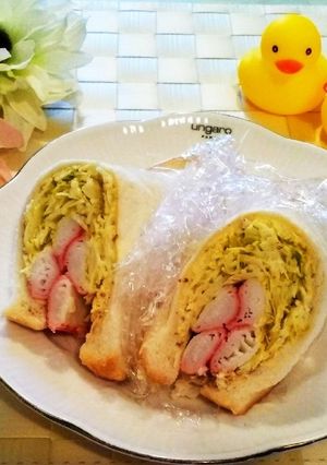 カニカマとコンビニキャベツのサンドイッチ-レシピのメイン写真