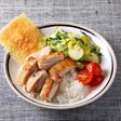 グリルチキンとレモンのシーザーサラダ