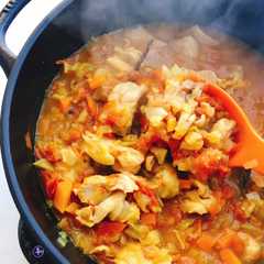 A picture of サワーキャベツ入り鶏もも肉の無水カレー.