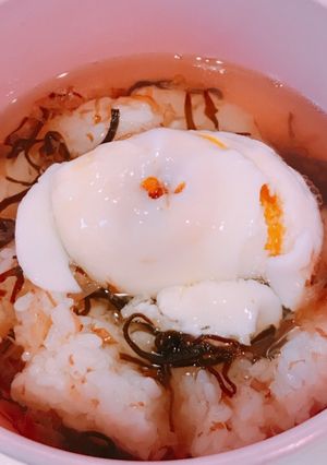 朝ごはんに！レンジで簡単、温玉だし茶漬け-レシピのメイン写真