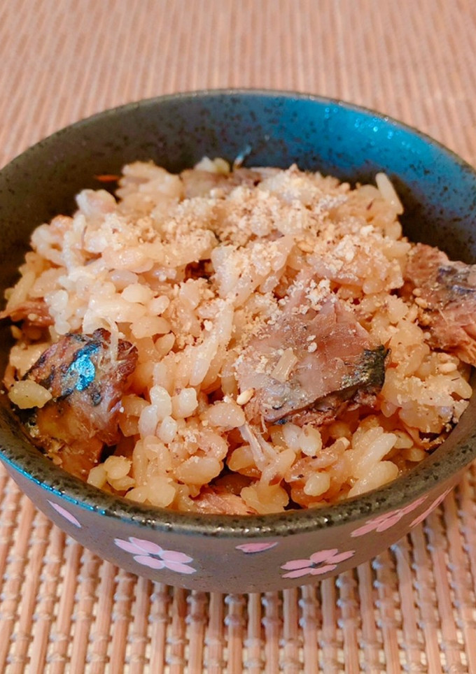 さんま蒲焼きとなめたけの炊き込みご飯-レシピのメイン写真