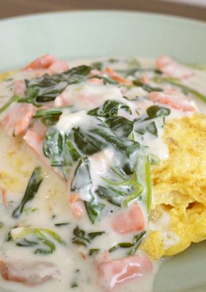 簡単♪鮭と法蓮草のクリームオムライス-レシピのメイン写真
