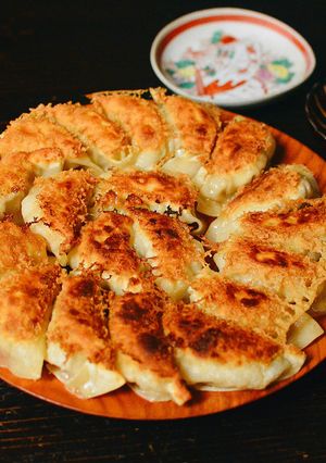 皮パリ、中はジューシー！基本の白菜餃子-レシピのメイン写真