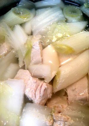 行き場に困る昆布と鳥の簡単鍋!!-レシピのメイン写真