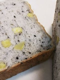 さつまいもとゴマの食パン-レシピのメイン写真