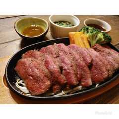 รูปของ ブロックステーキ簡単ステーキ皿での焼き方
