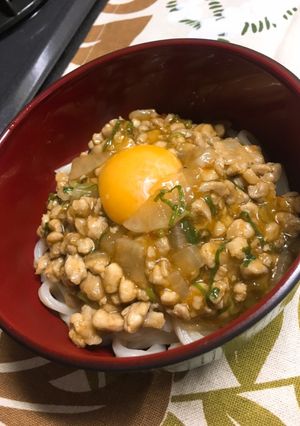 卵黄のせ！ピリ辛！鶏ひき肉あんかけうどん-レシピのメイン写真