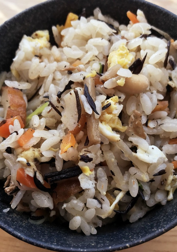 ごぼうとひじきの炊き込みご飯-レシピのメイン写真
