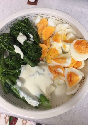 茎ブロッコリーとゆで卵のミモザサラダ-レシピのメイン写真