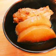 รูปของ 照り照り♪簡単！安い！大根と手羽元の煮物