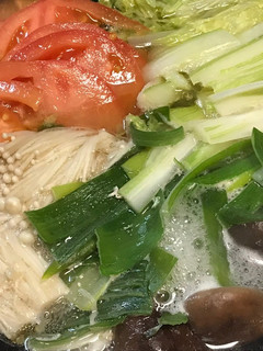 酢玉ねぎでいただく♡洋風コンソメ味の鶏鍋-レシピのメイン写真