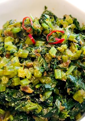 美しすぎるカブの葉の、美味しすぎる油炒め-レシピのメイン写真