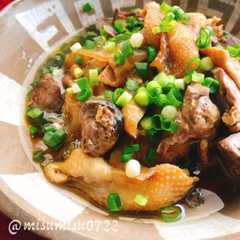 A picture of 鶏皮とレバーの煮物(動画有).