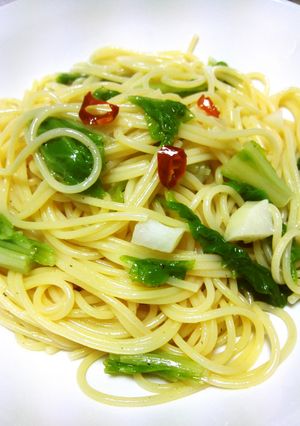 鮮やか山東白菜でペペロンチーノ-レシピのメイン写真