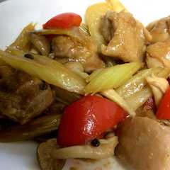 รูปของ 簡単★鶏肉とセロリで和風炒め煮