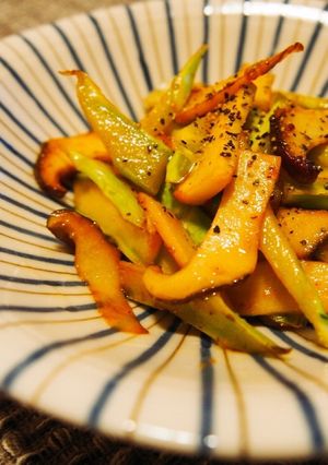 ブロッコリー茎のにんにくバター醤油炒め-レシピのメイン写真