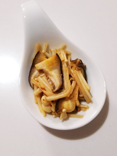 簡単★キムチなきのこの炒め物-レシピのメイン写真